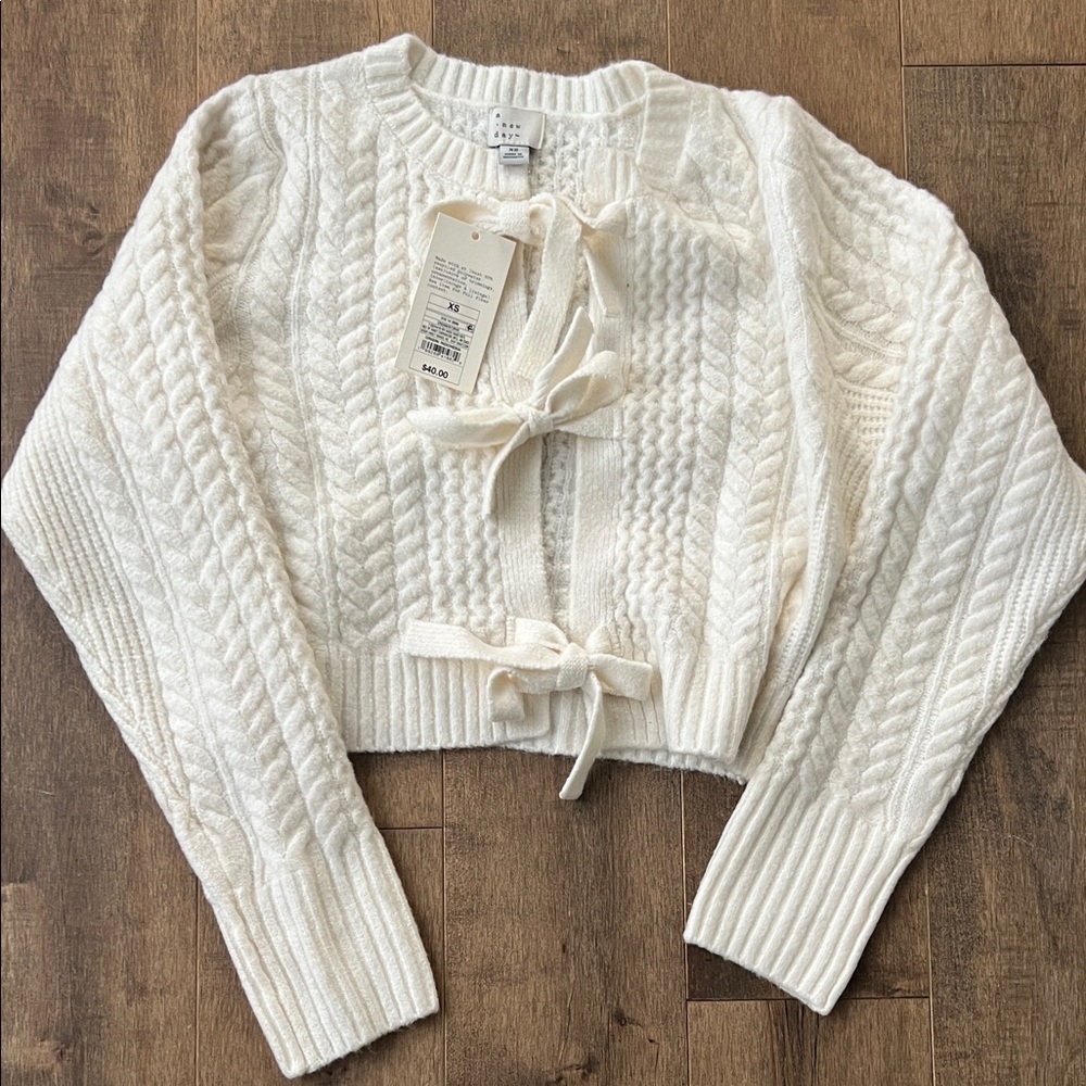 NWT  women’s XS A new day Cream Cable Knit Cardigan